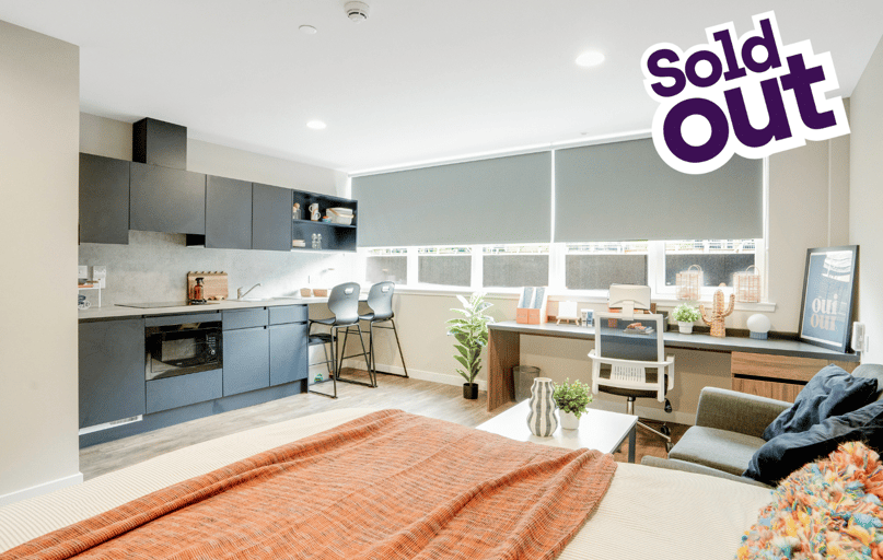 Luxury Studio Top Floor, Stanley Studios, 56 Brown Street, Central, Dundee - Image 1